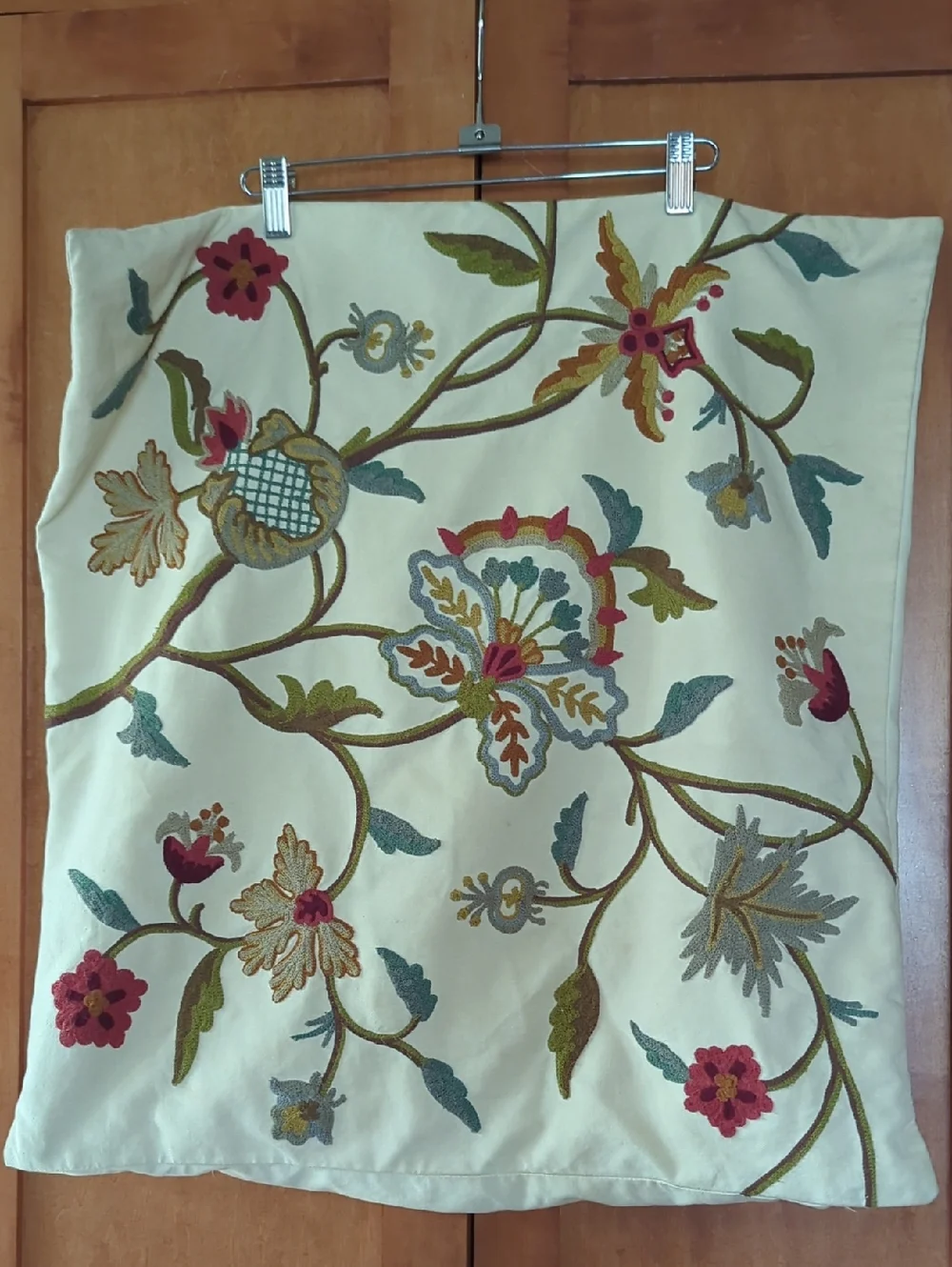 Pottery Barn Cream Embroidered Floral Pillow Shams Set Of 2